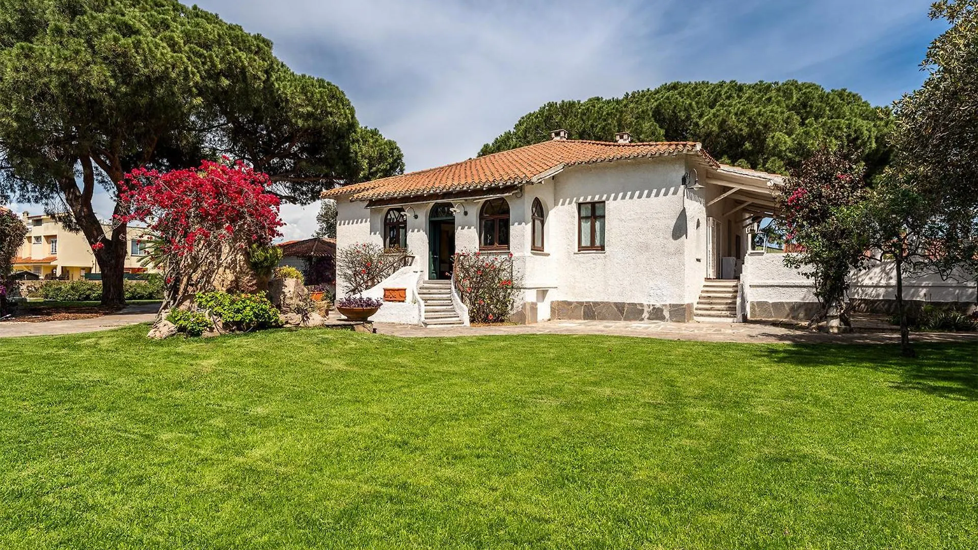 Historic Villa Giardini, Pool And Private Park Capoterra