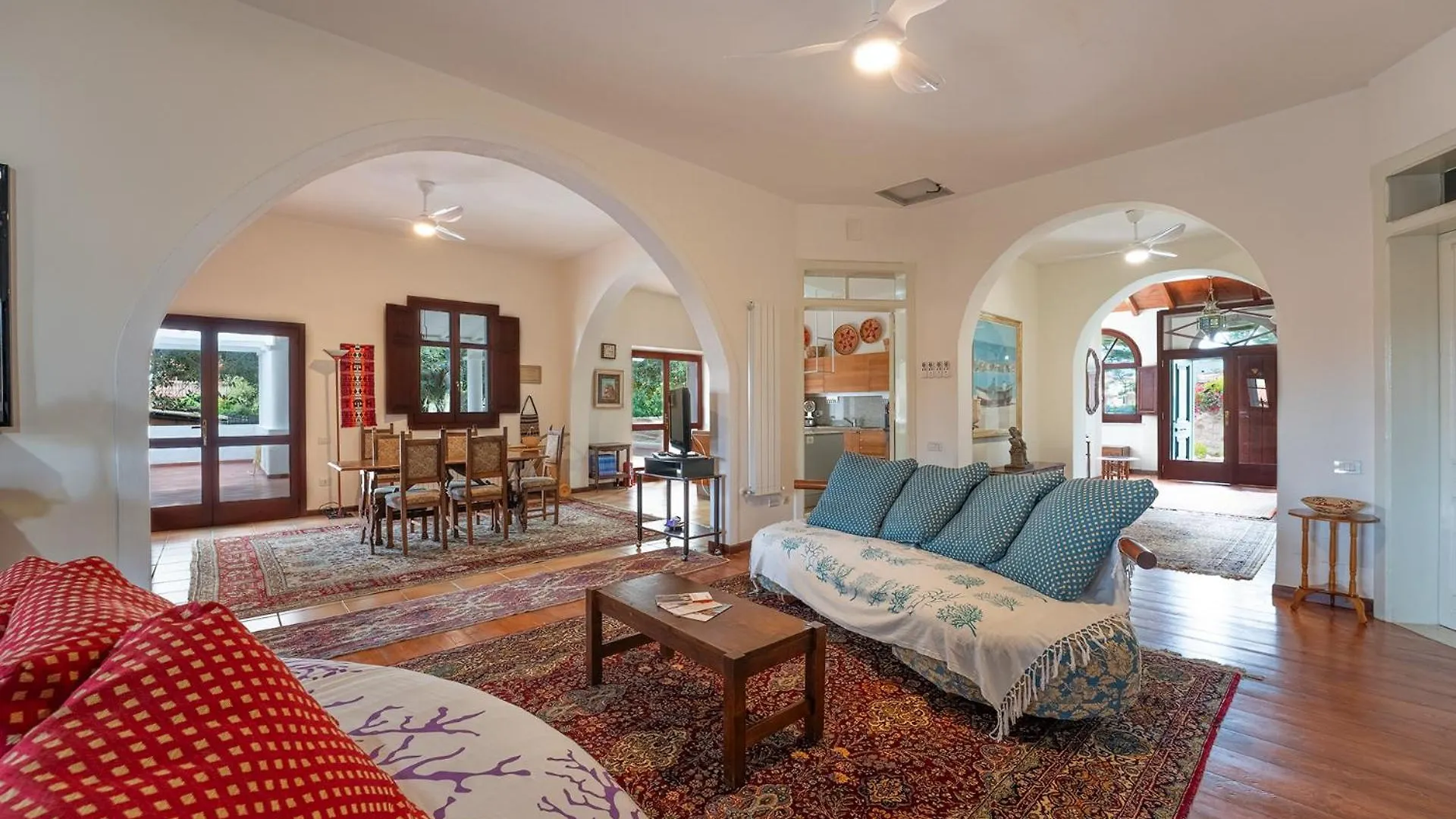 Historic Villa Giardini, Pool And Private Park Capoterra